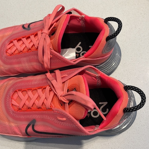 NIKE 2020 Wmns Air Max 2090 'Bleached Coral' 8 - Picture 4 of 8